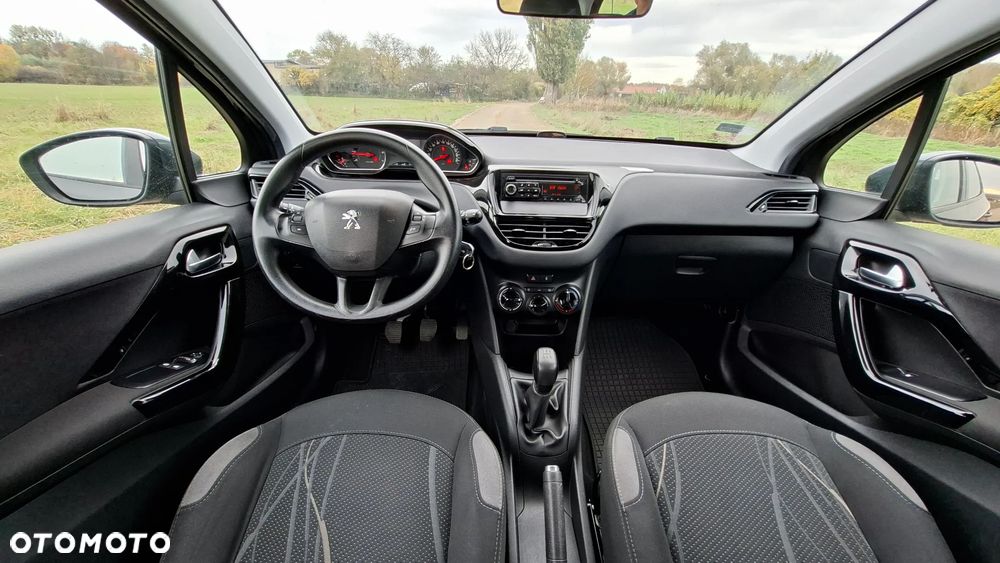 Peugeot 208 - 25