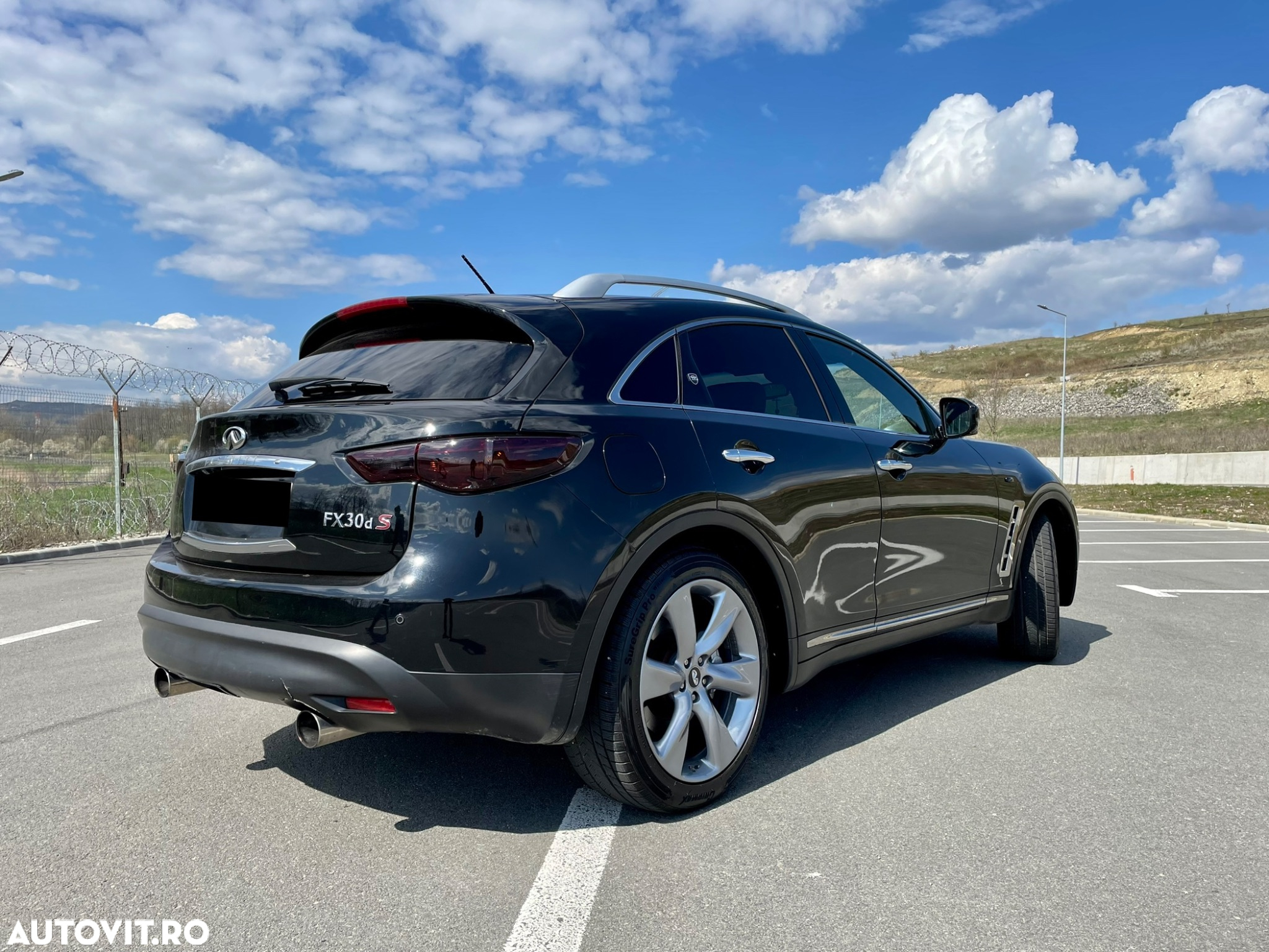Infiniti FX 30 FX30d 3.0d V6 S Premium AWD - 4