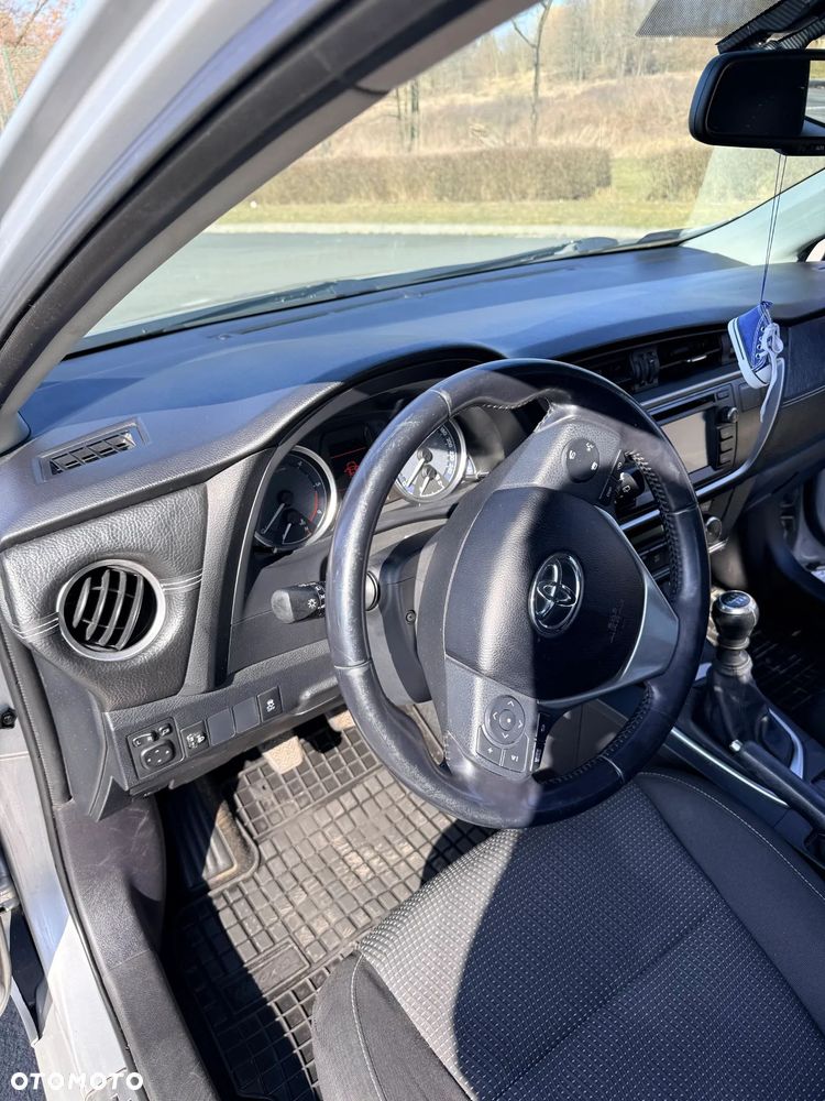 Toyota Auris - 17