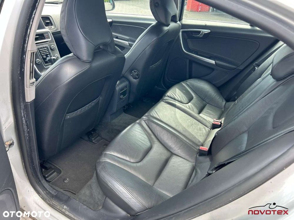 Volvo S60 D5 AWD Geartronic Summum - 18