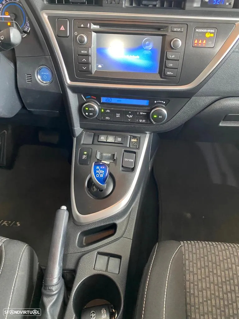 Toyota Auris 1.8 HSD Comfort+J17 - 32