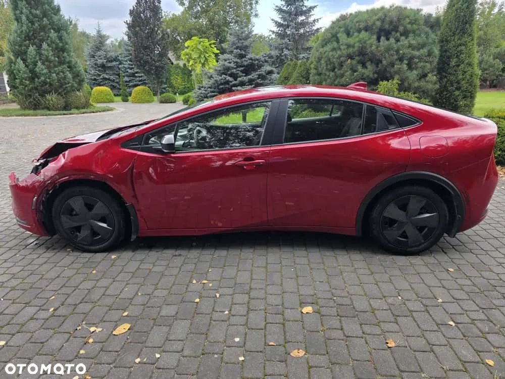 Toyota Prius Plug-in Hybrid - 8