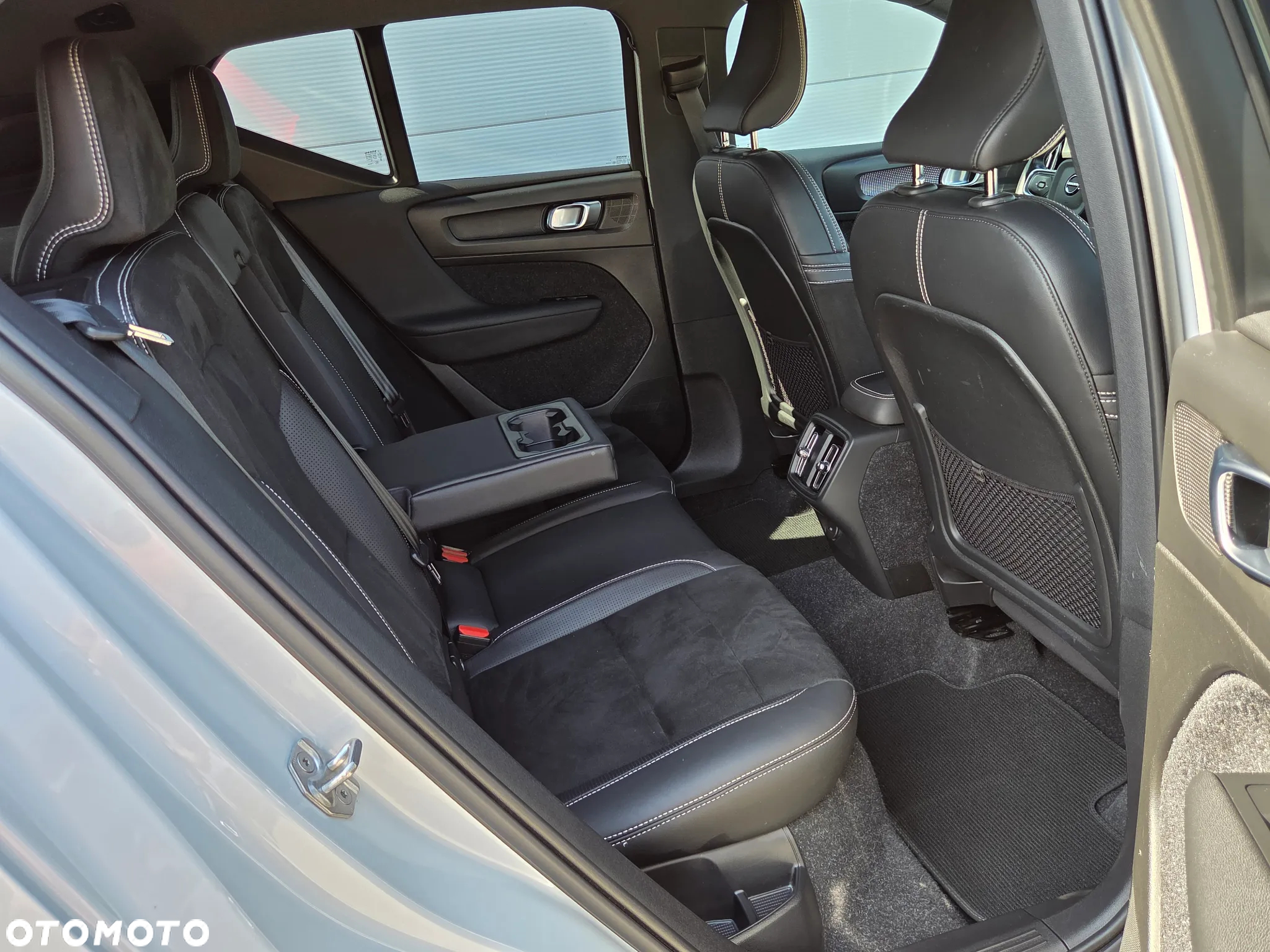 Volvo XC 40 D3 AWD R-Design - 35