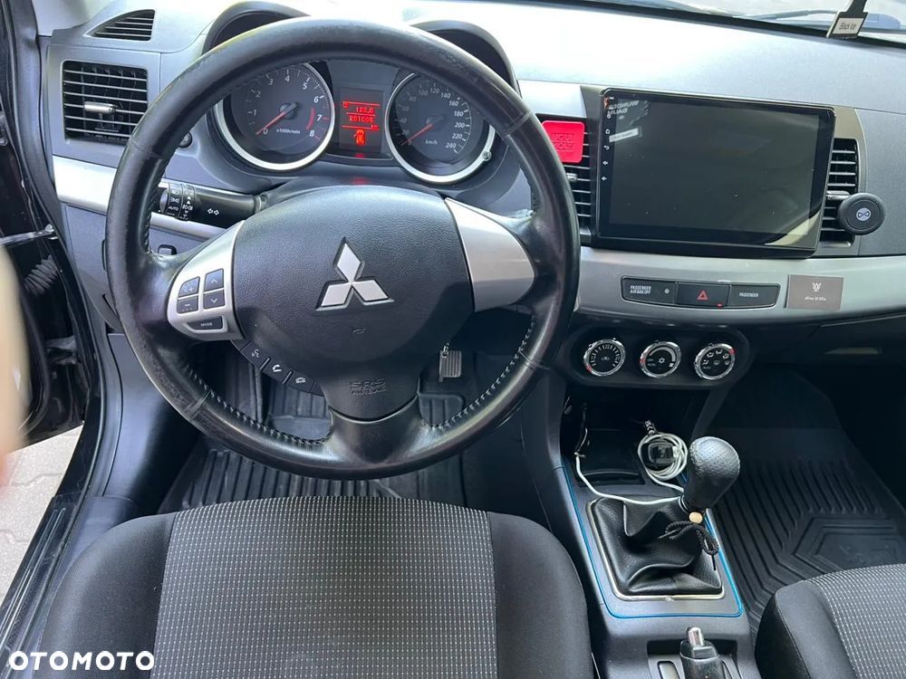 Mitsubishi Lancer - 13