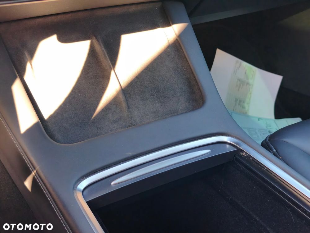 Tesla Model 3 Langstreckenbatterie Allradantrieb Dual Motor - 26