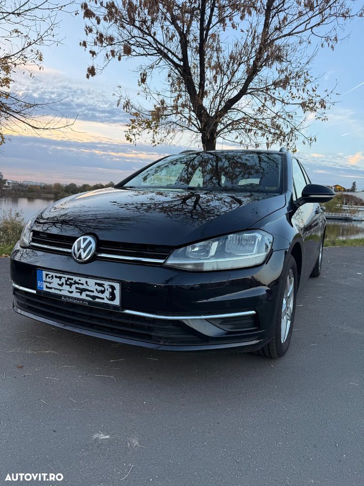 Volkswagen Golf - 2