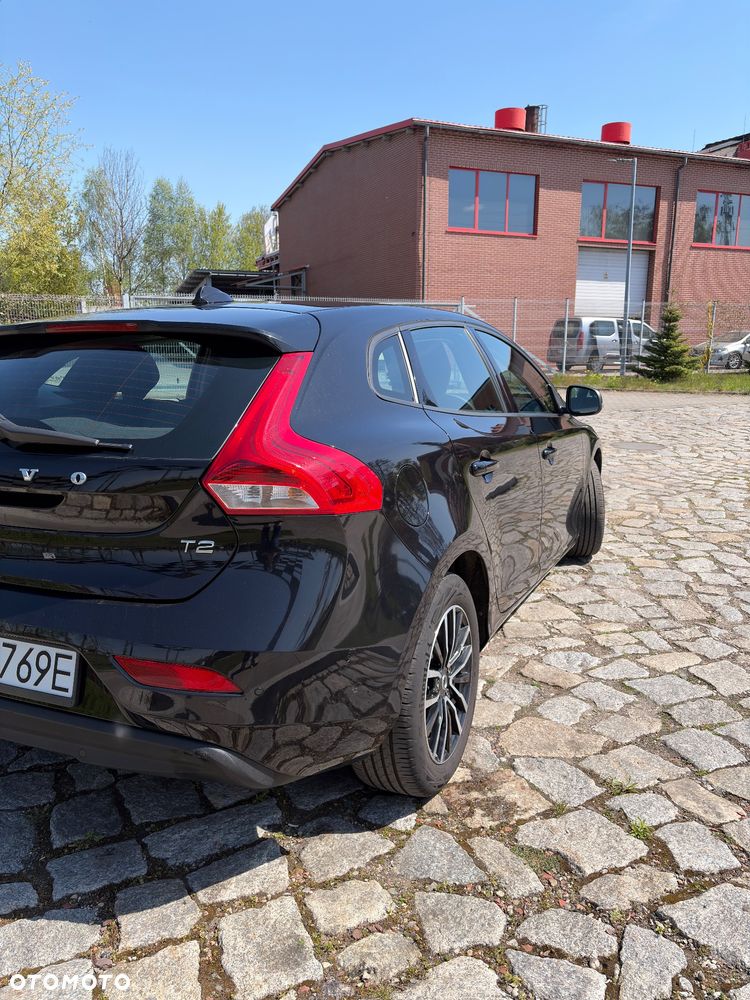 Volvo V40 T2 Momentum - 11