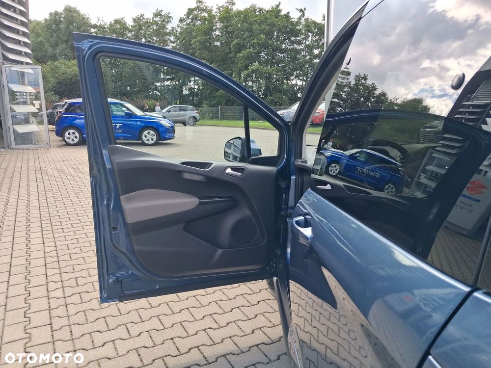 Ford Tourneo Courier 1.5 TDCi Titanium - 24