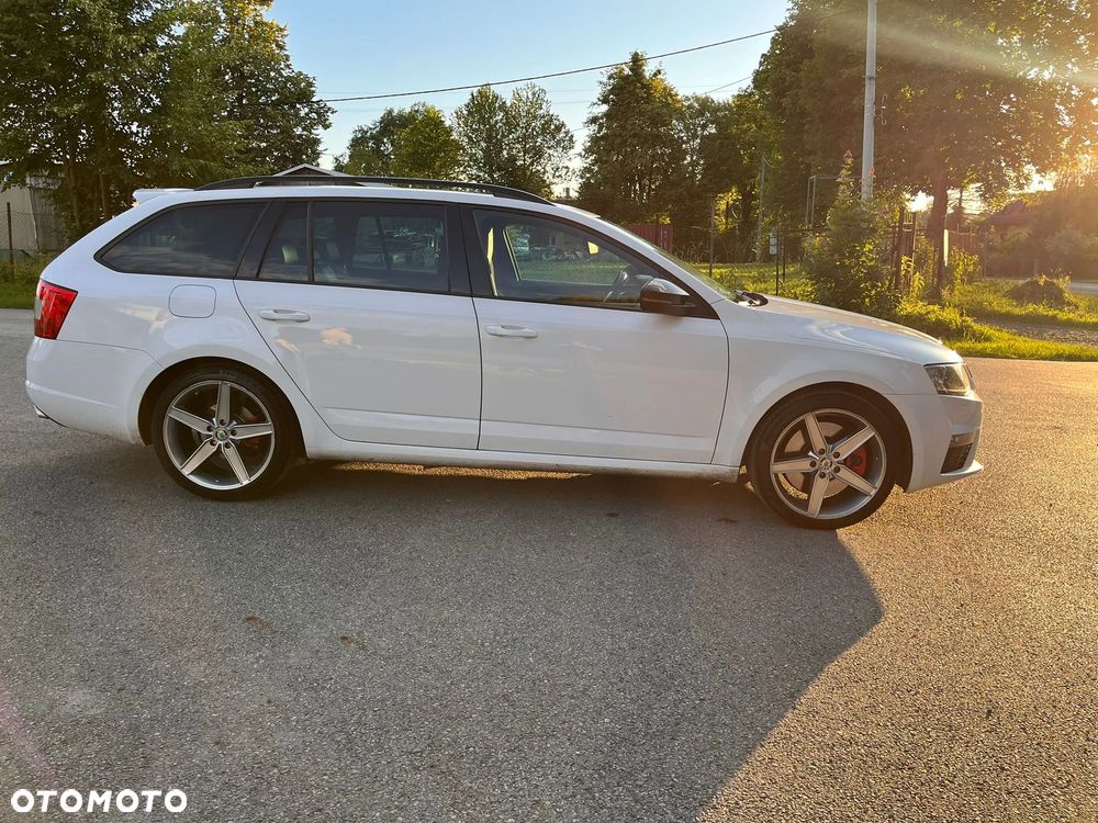 Skoda Octavia 2.0 TDI RS DSG - 3