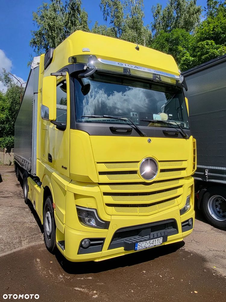 Mercedes-Benz Actros - 1