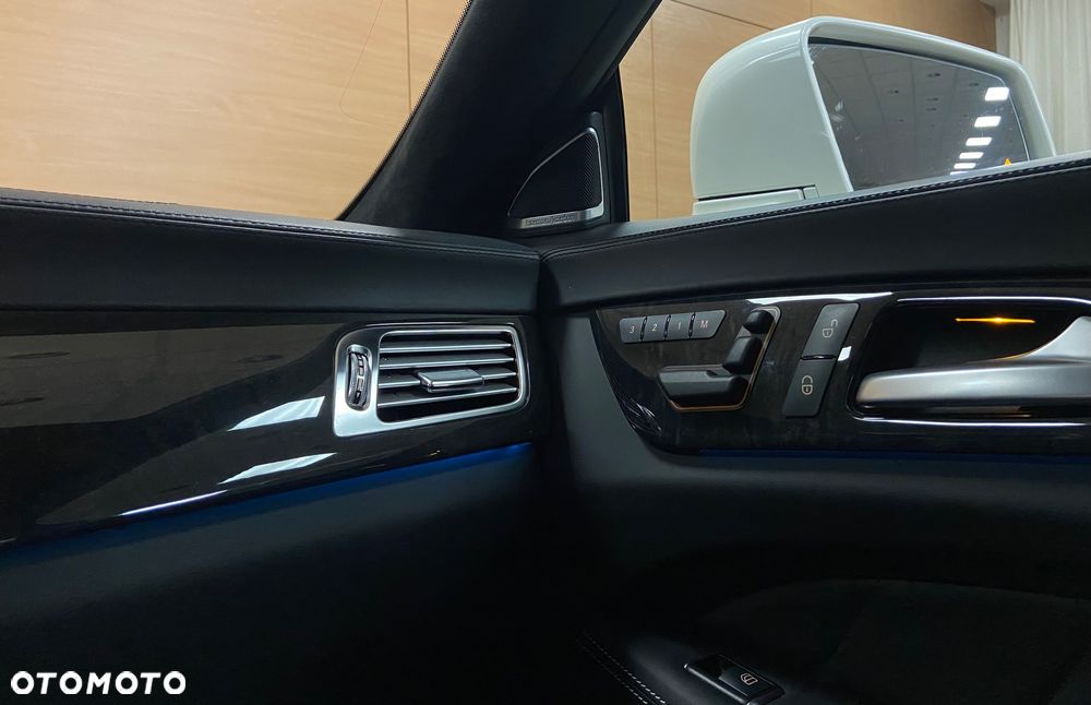 Mercedes-Benz CLS 500 4Matic 7G-TRONIC - 22