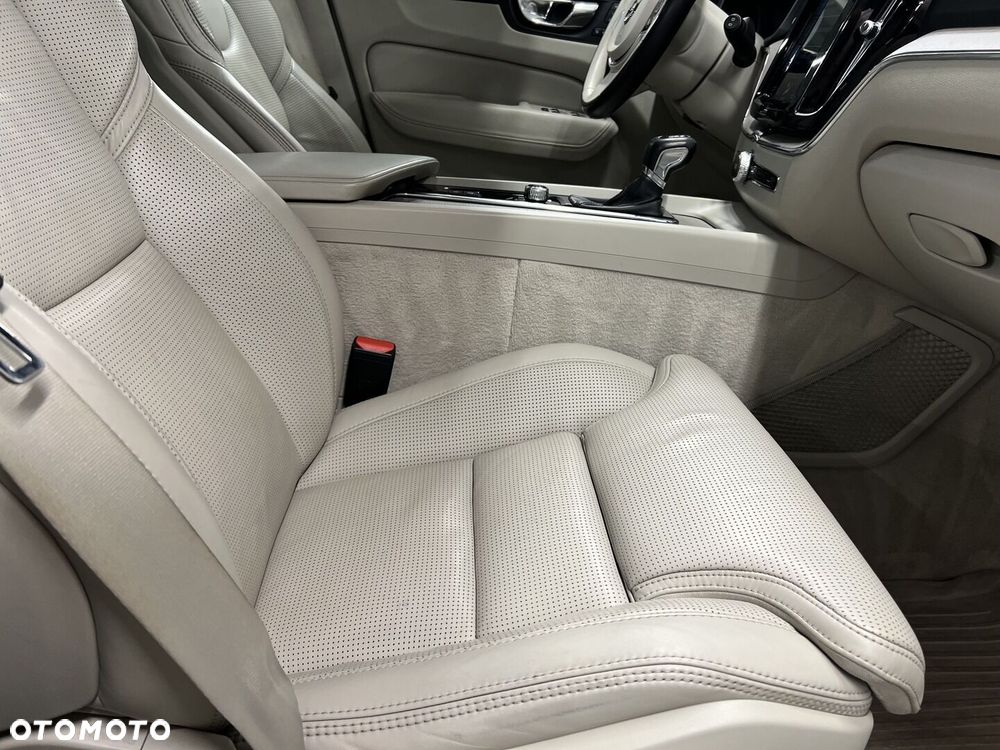 Volvo XC 60 T5 AWD Inscription - 14