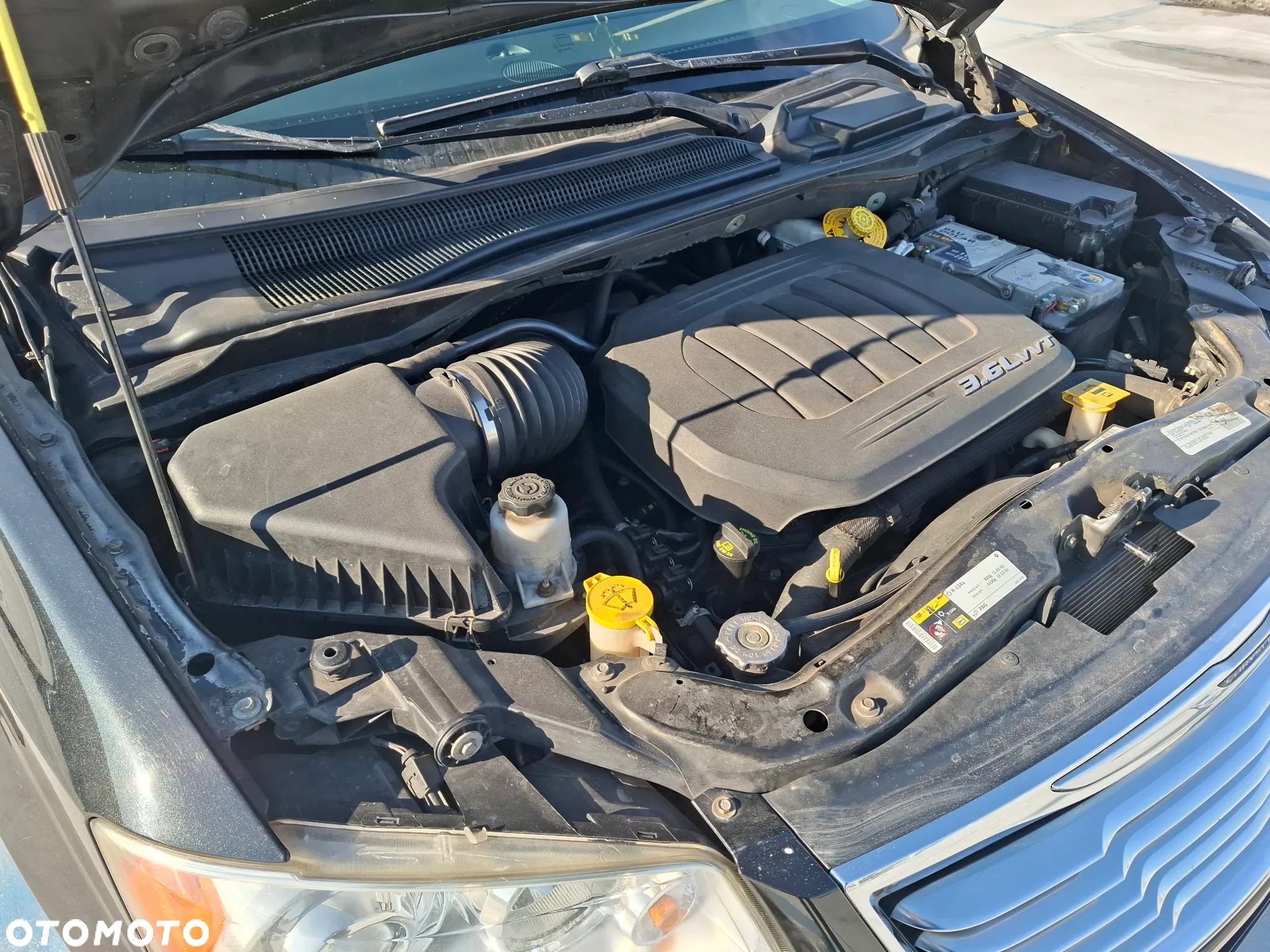 Chrysler Town & Country 3.6 Limited - 16