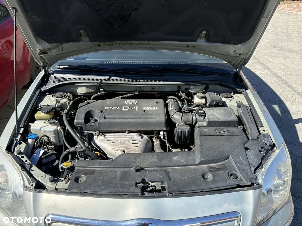 Toyota Avensis 2.0 VVT-i Executive - 9