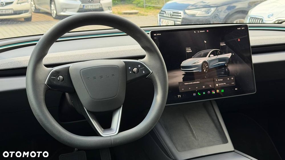 Tesla Model 3 - 13