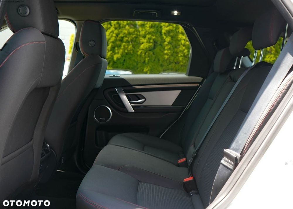 Land Rover Discovery Sport - 31