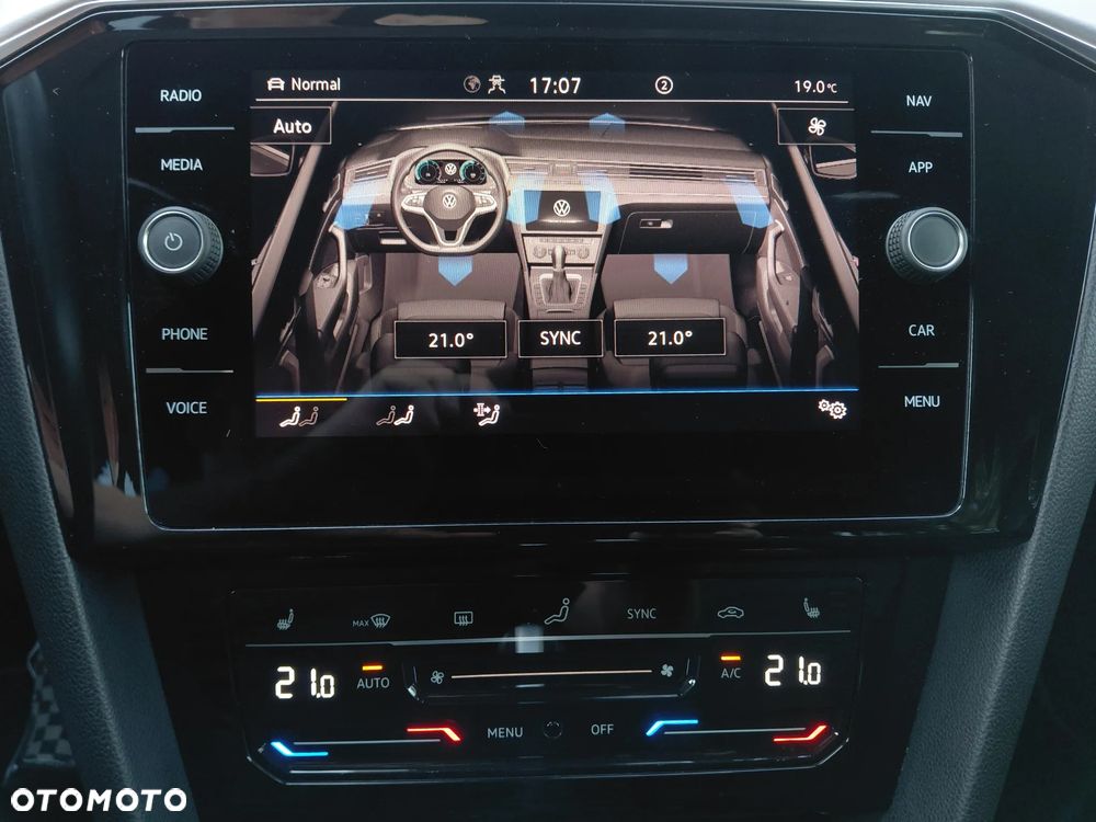 Volkswagen Passat 1.5 TSI EVO Elegance DSG - 25