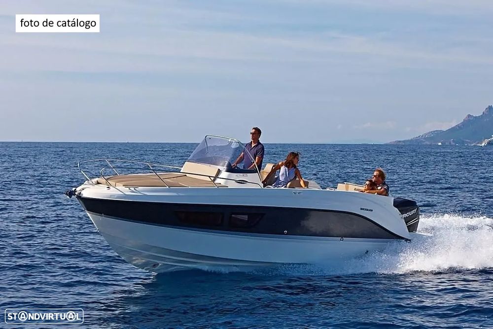 Quicksilver Activ 805 Sundeck - 2