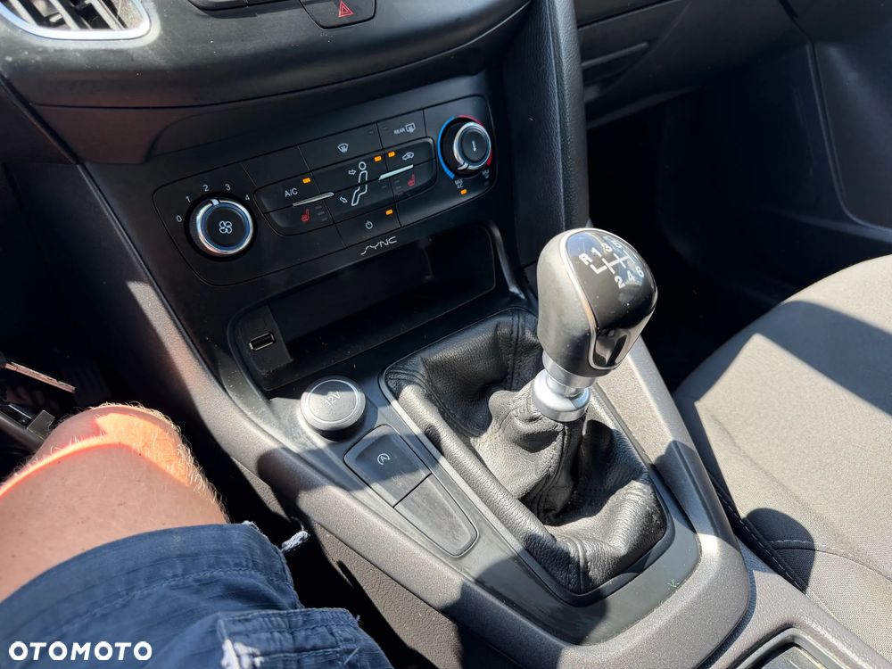 Ford Focus 1.5 EcoBoost Start-Stopp-System Business Edition - 14