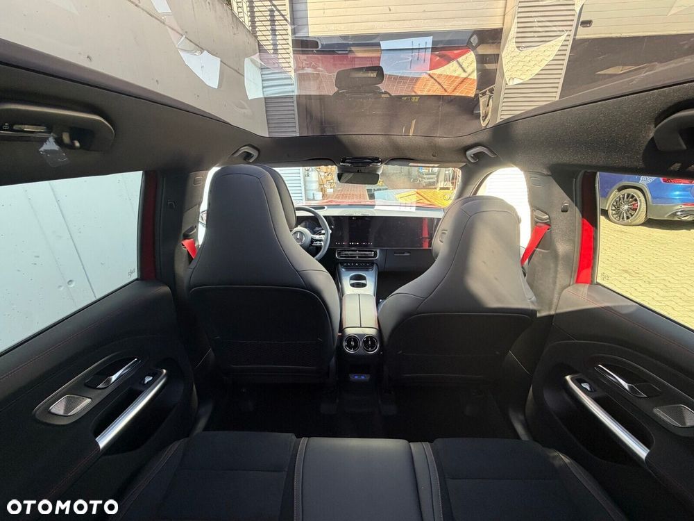Mercedes-Benz GLB - 23