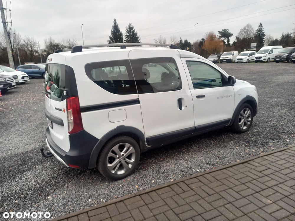 Dacia Dokker TCe 115 Stepway Celebration - 9
