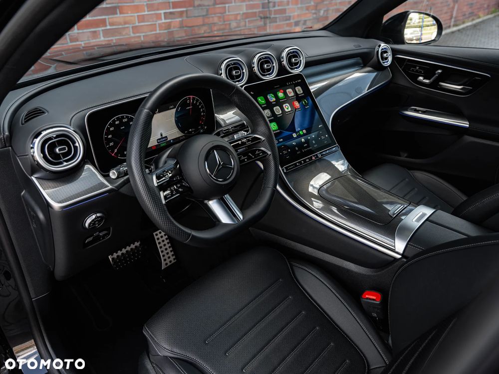 Mercedes-Benz GLC 300 e 4Matic 9G-TRONIC AMG Line - 23