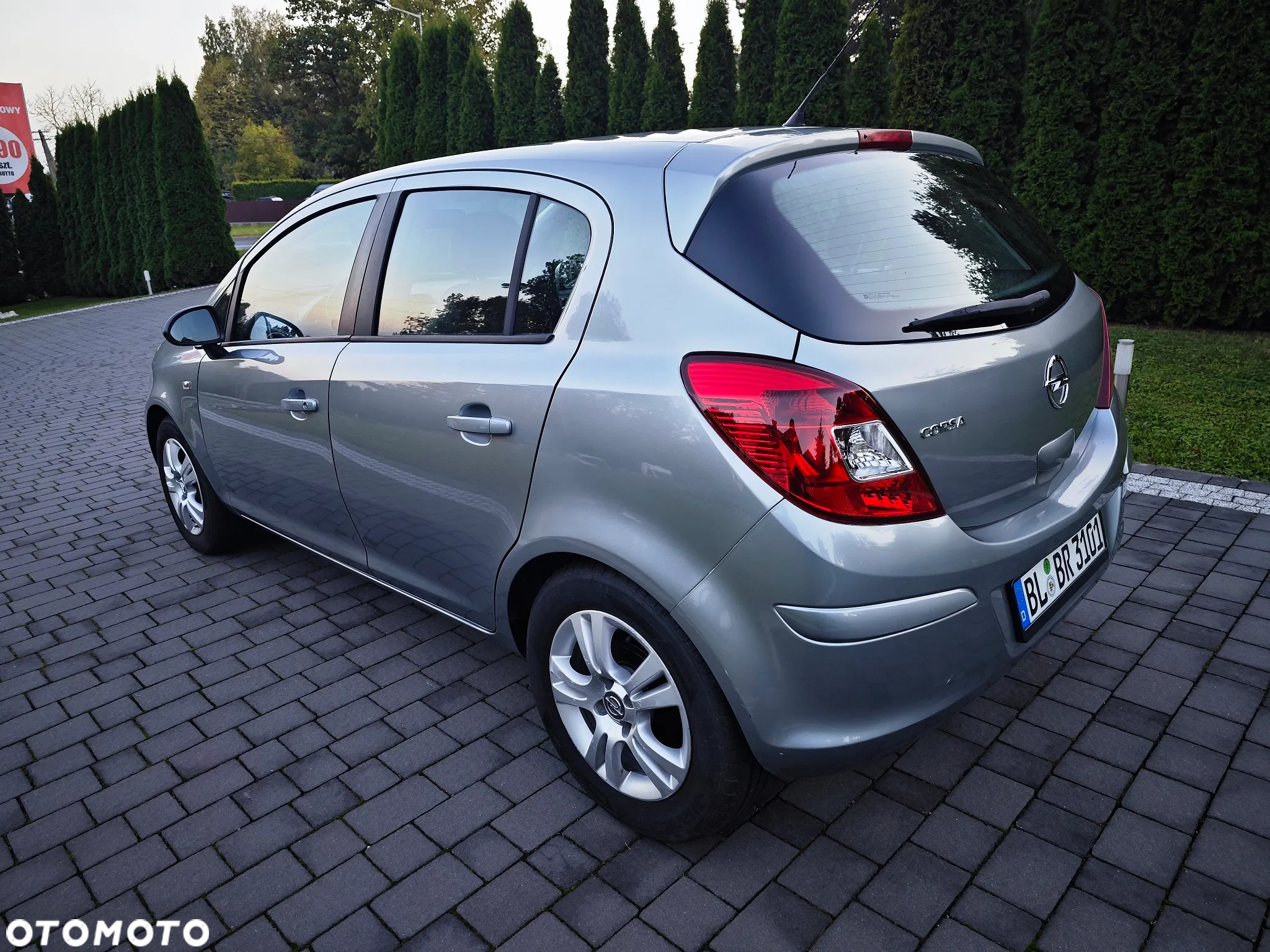 Opel Corsa 1.4 16V Cosmo - 10
