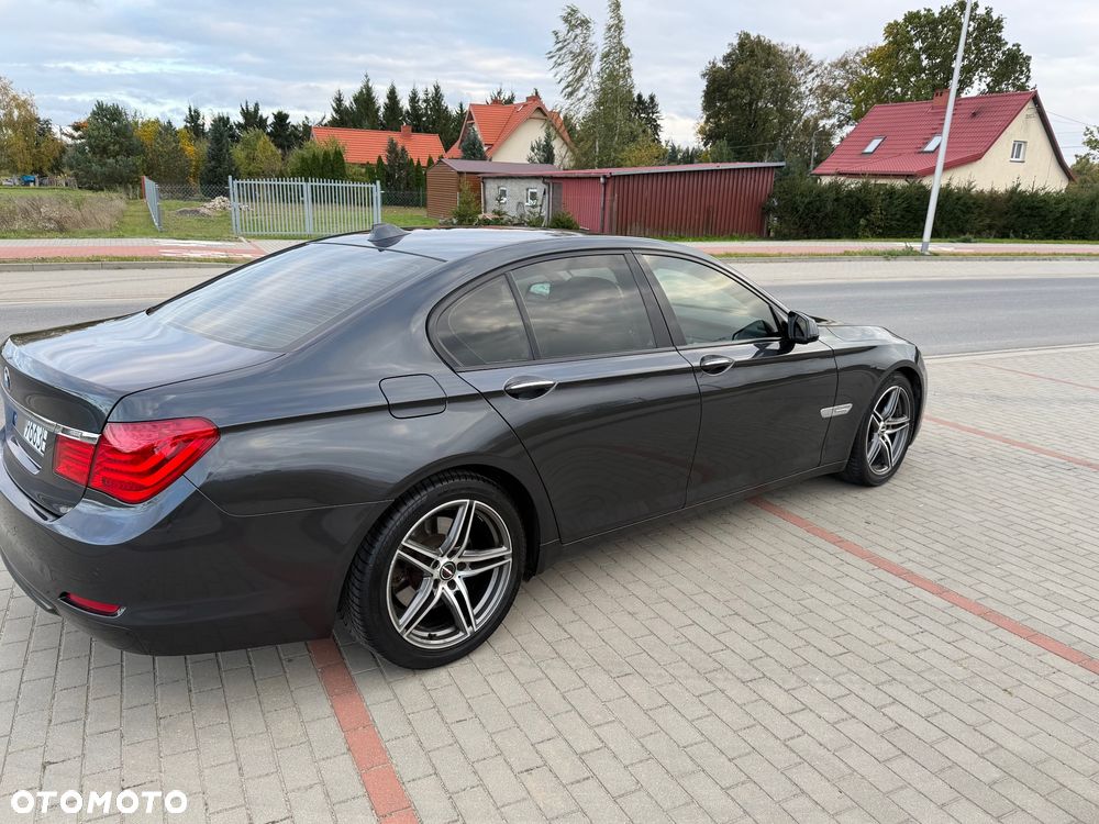 BMW Seria 7 730d - 27