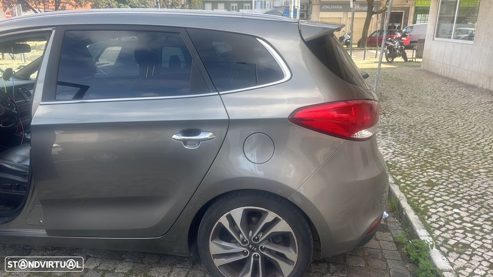 Kia Carens 1.7 CRDi ISG TX - 6