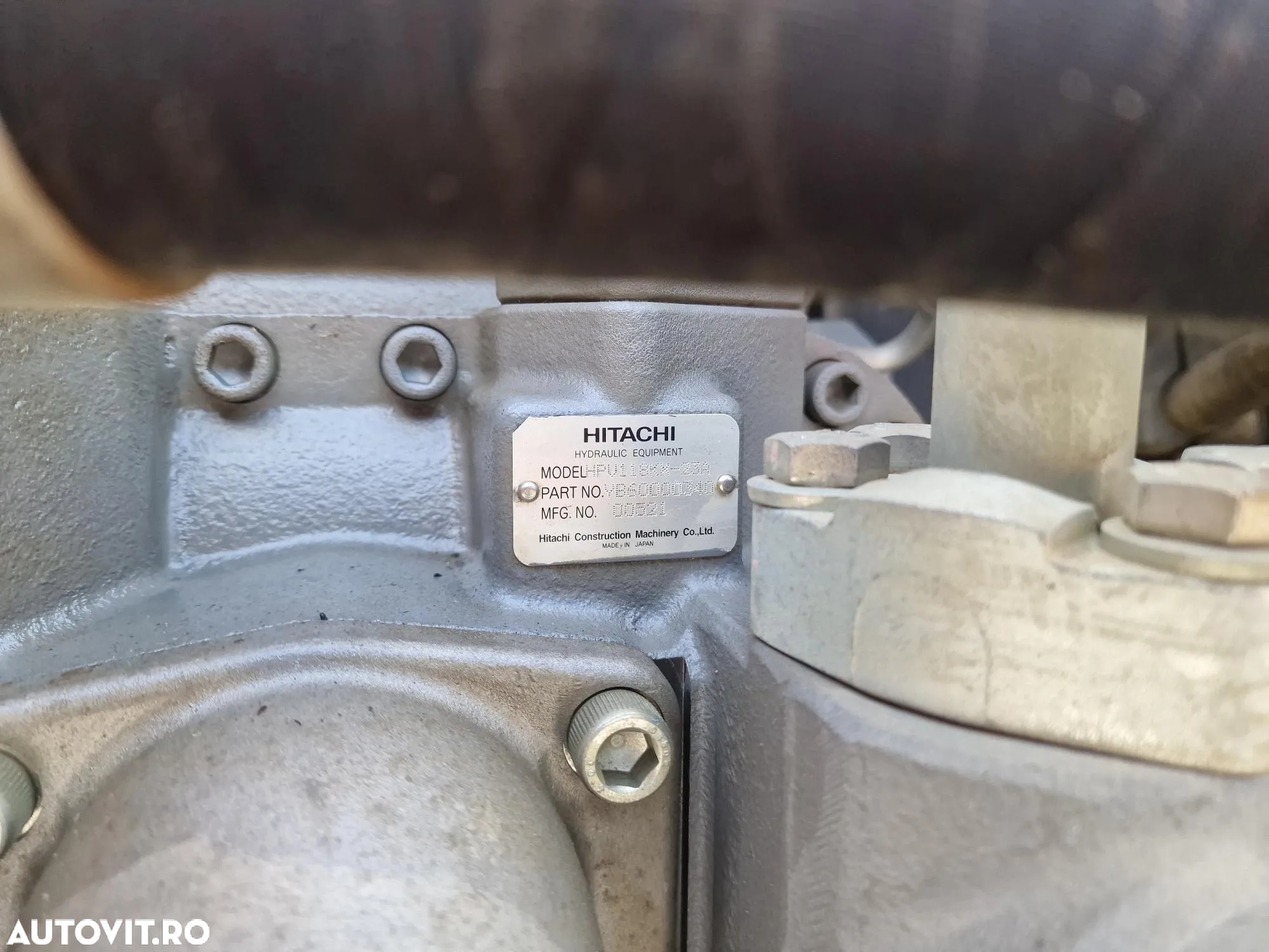 Hitachi ZX210, 23t, cupa 1,3mc NOUA, 12.487h-46900 Eur+Tva, camera spate, instalatia picon, 3 pompe hidraulice HITACHI, protectie acoperis cabina, AC, produs in JAPONIA, posibilitate leasing 46.900 EUR+Tva - 15