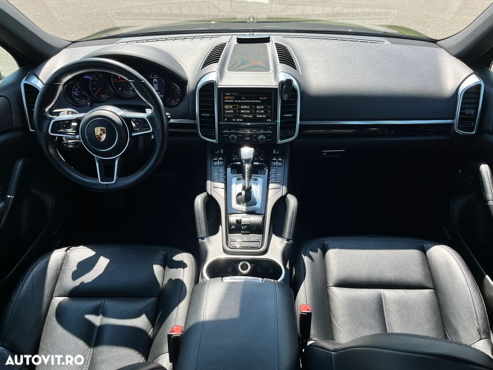 Porsche Cayenne - 12