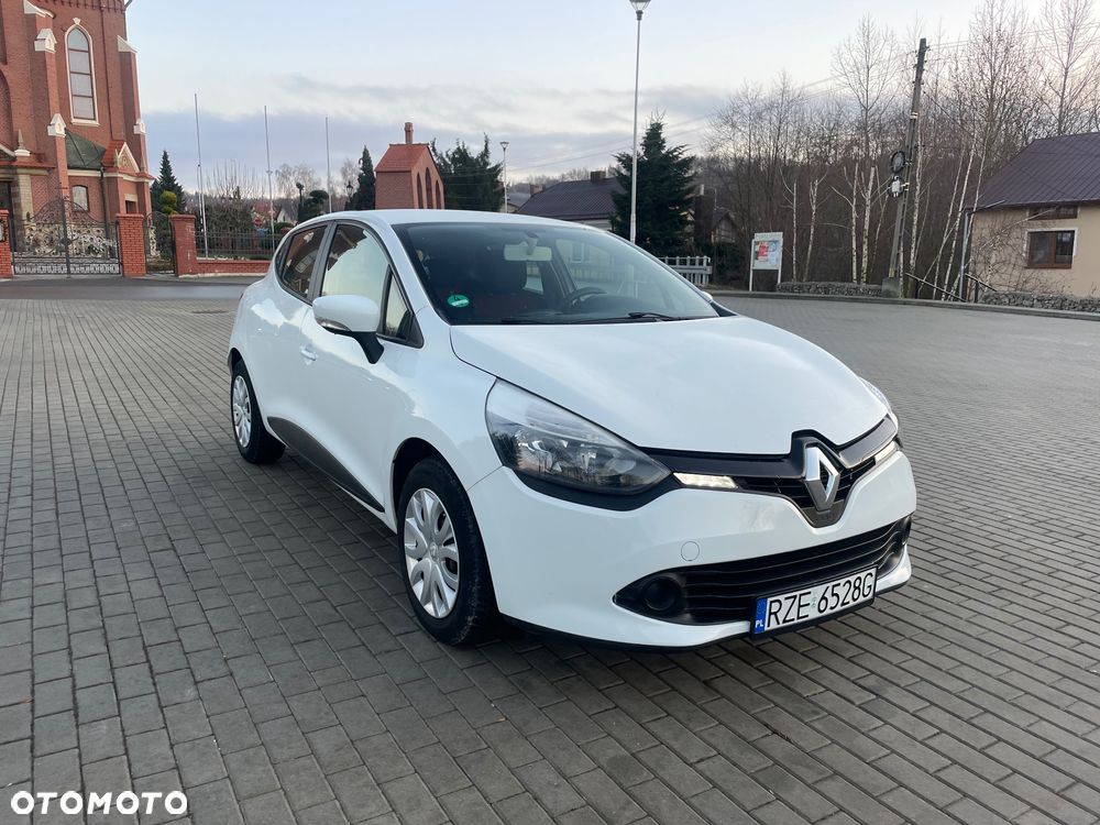 Renault Clio 1.2 16V 75 Experience - 10