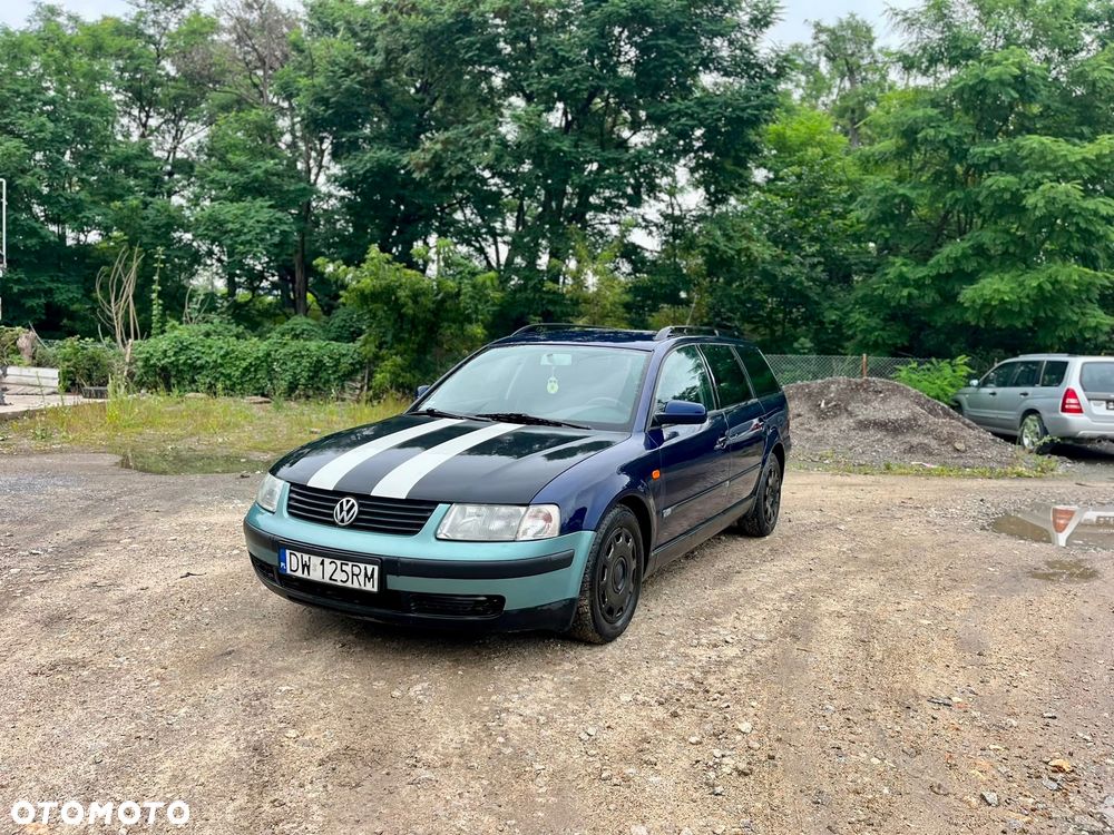 Volkswagen Passat - 1
