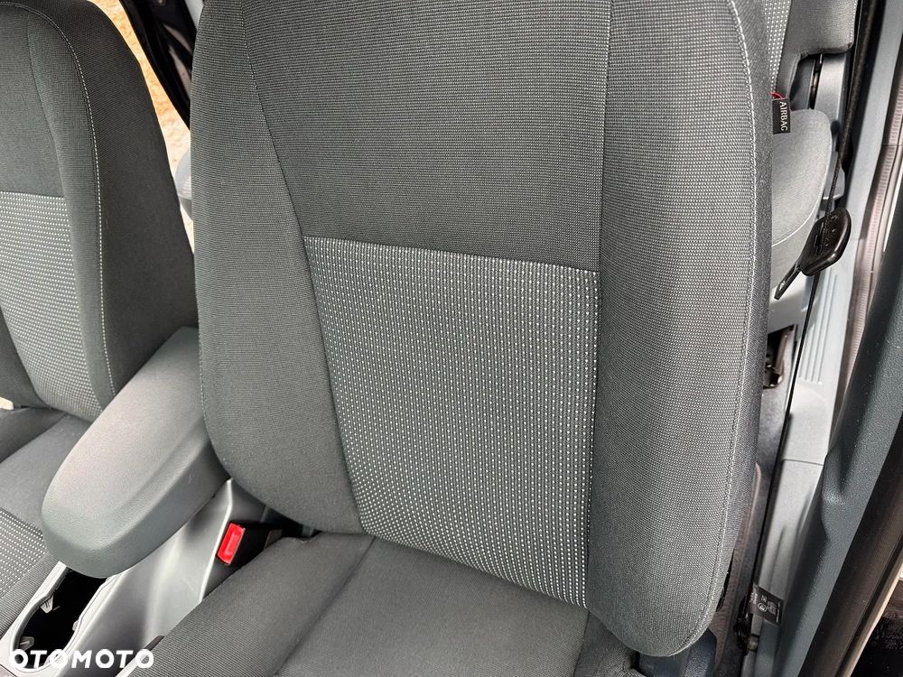 Ford Grand C-MAX 1.6 Titanium - 23