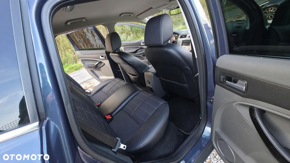 Ford Kuga 2.0 TDCi 2x4 Titanium - 28