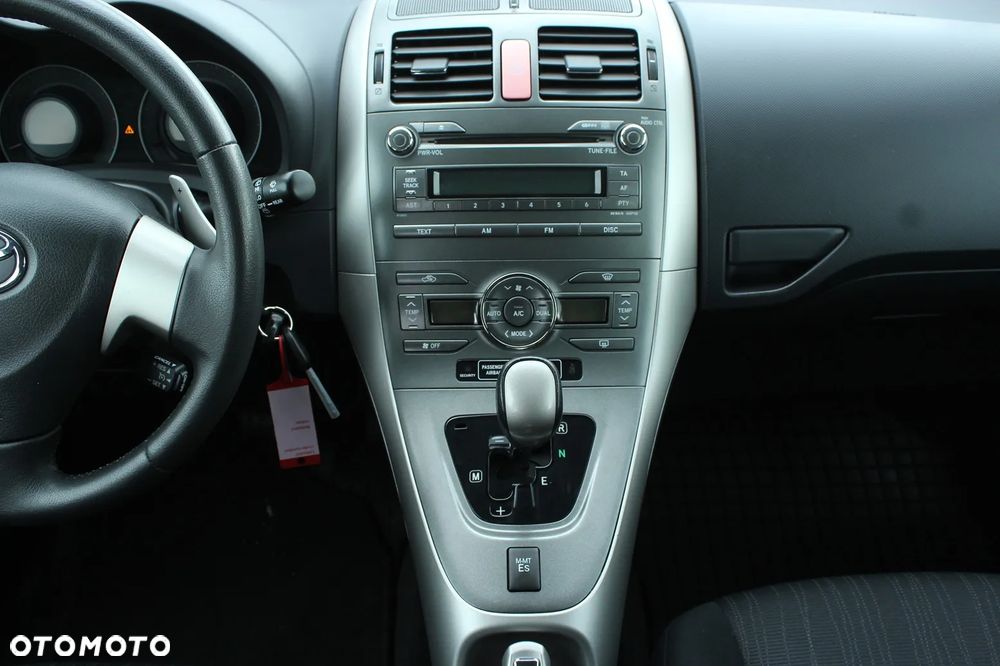 Toyota Auris 1.6 MultiMode Executive - 20