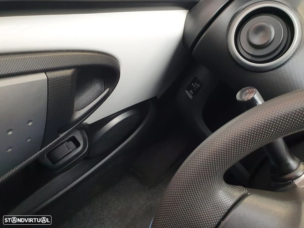 Toyota Aygo 1.0 + AC - 12