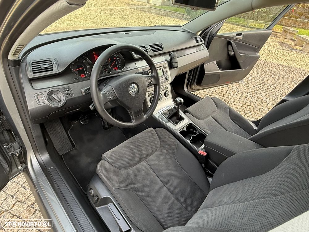 VW Passat 2.0 TDI Highline - 9