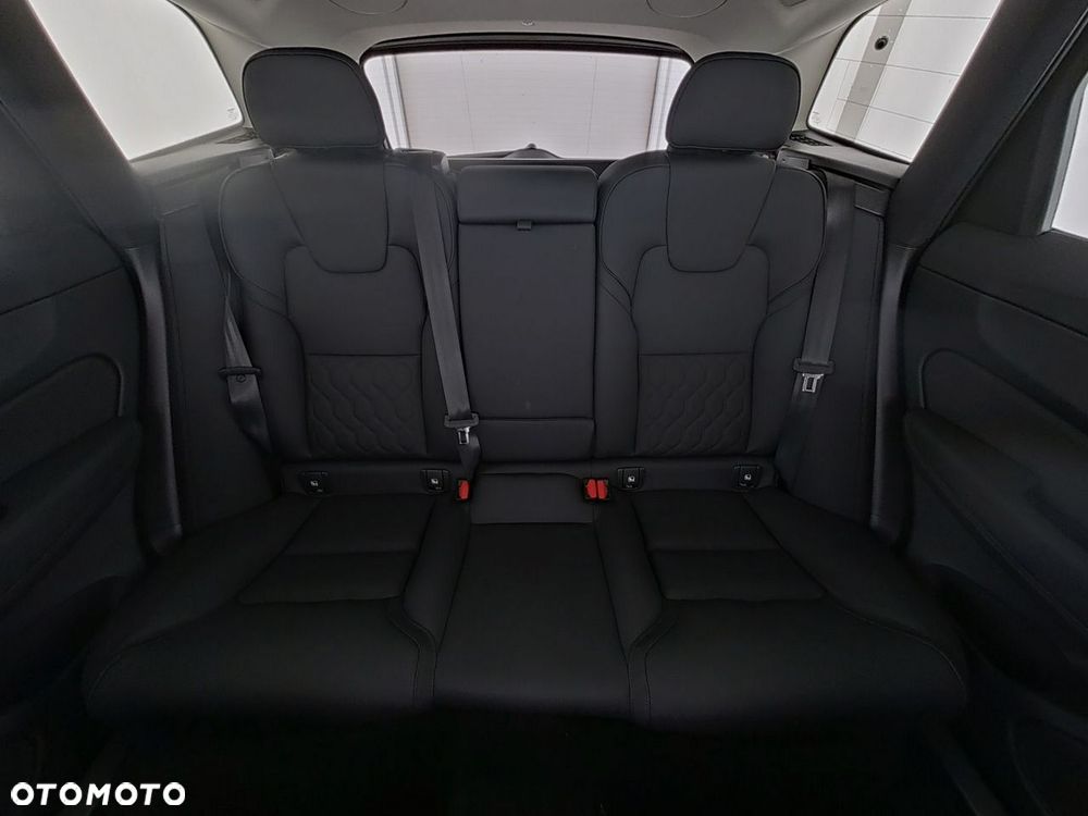 Volvo XC 60 B5 B AWD Plus Dark - 13