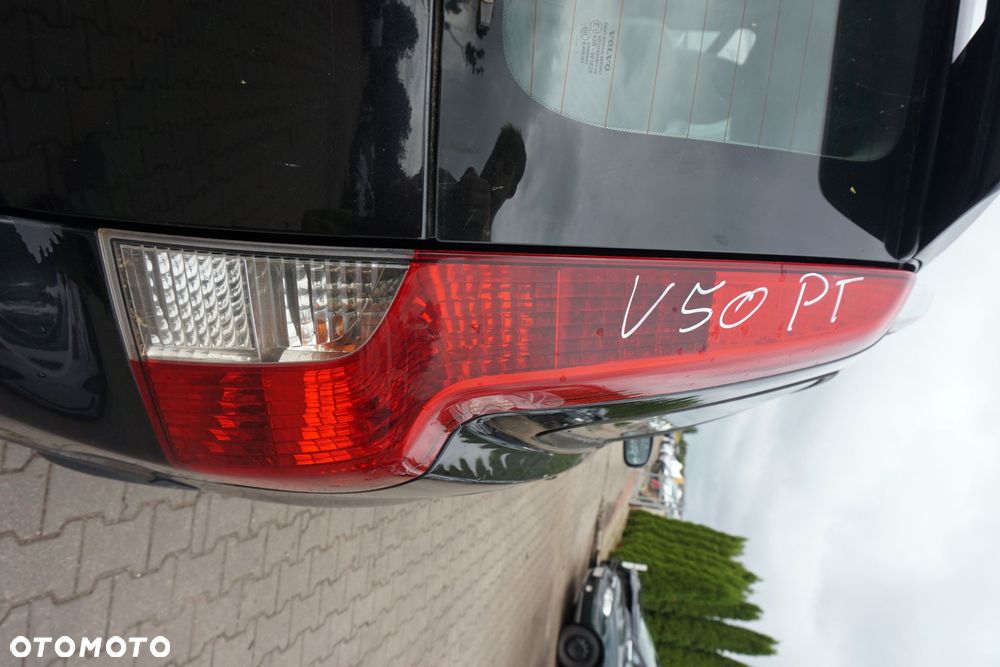 LAMPA TYLNA PRAWA V50 LIFT KOMBI  VOLVO 2007-2012 - 3
