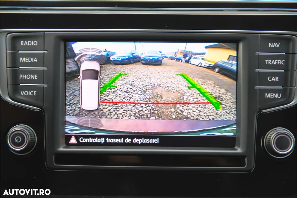 Volkswagen Touran - 22