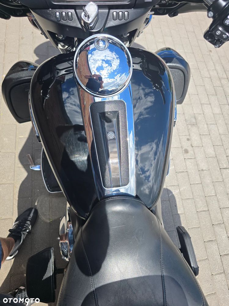 Harley-Davidson FLH Electra Glide - 17
