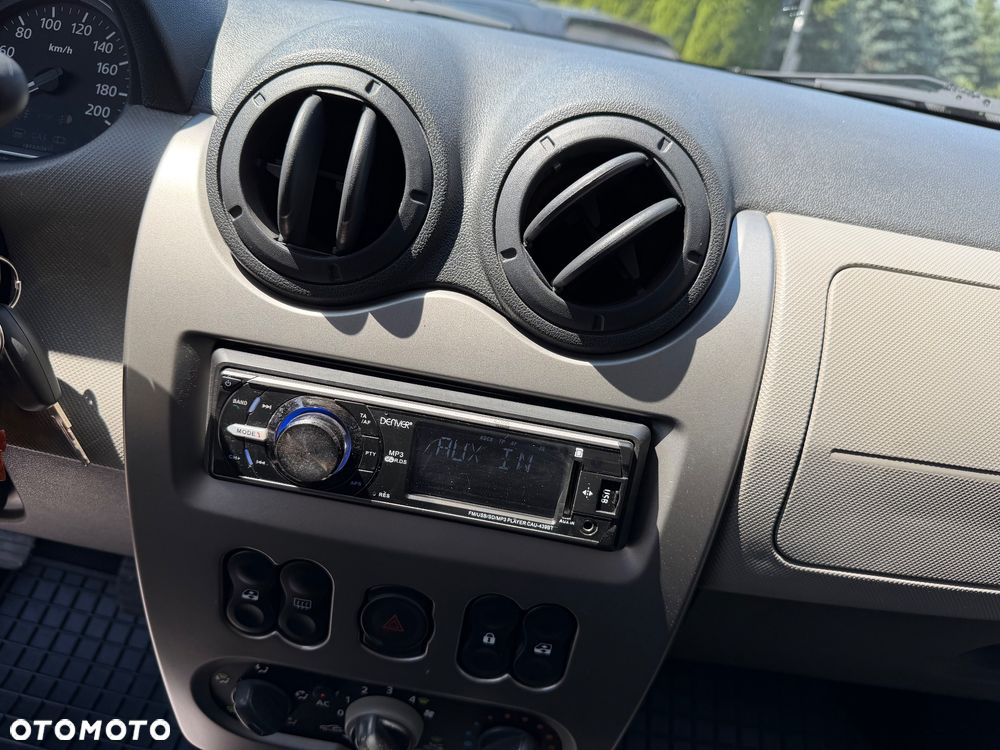 Dacia Sandero 1.2 16V Laureate II - 18