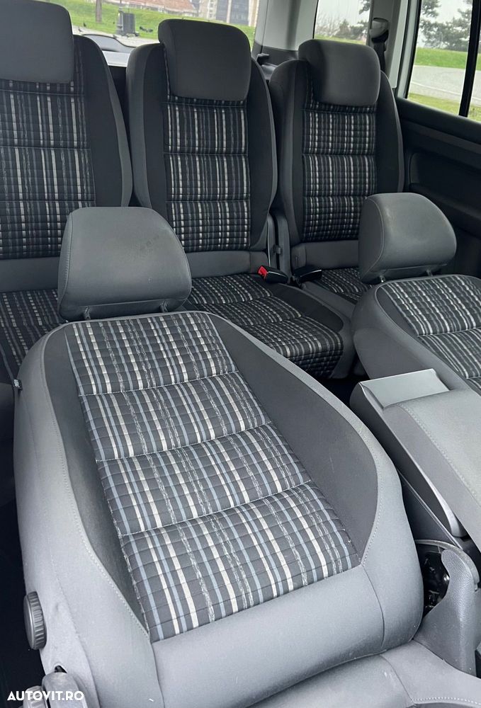 Volkswagen Touran 2.0 TDI DPF Cross - 9