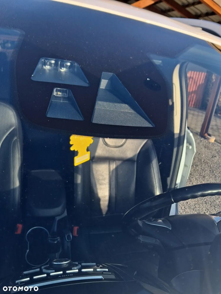 Ford Kuga 1.6 EcoBoost 2x4 Titanium - 24