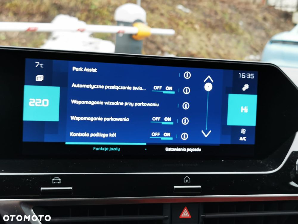 Citroën C4 EV136 50kWh Shine - 10