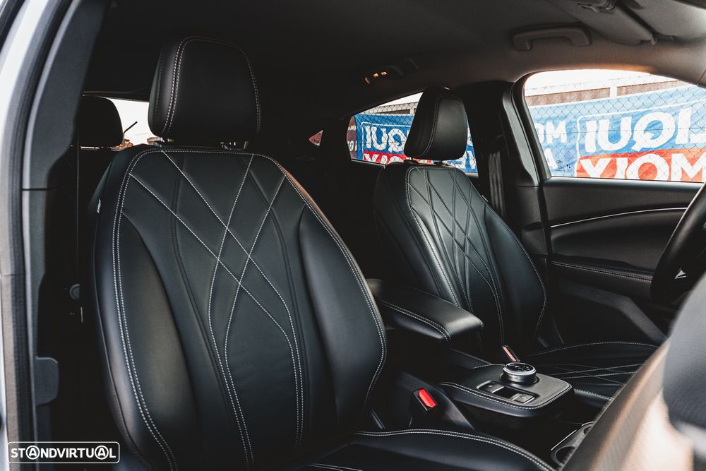 Ford Mustang Mach-E AWD - 27