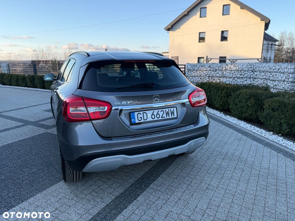 Mercedes-Benz GLA 180 7G-DCT - 6