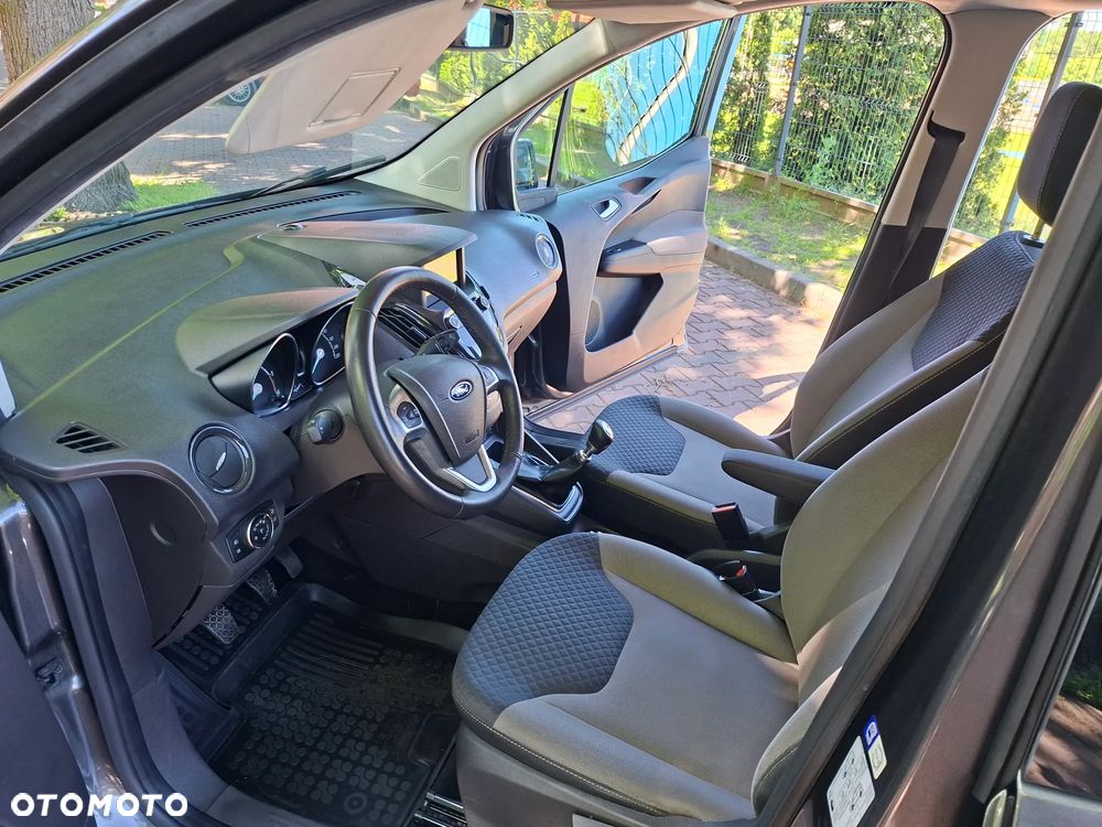 Ford Tourneo Courier 1.5 TDCi S&S Titanium - 19