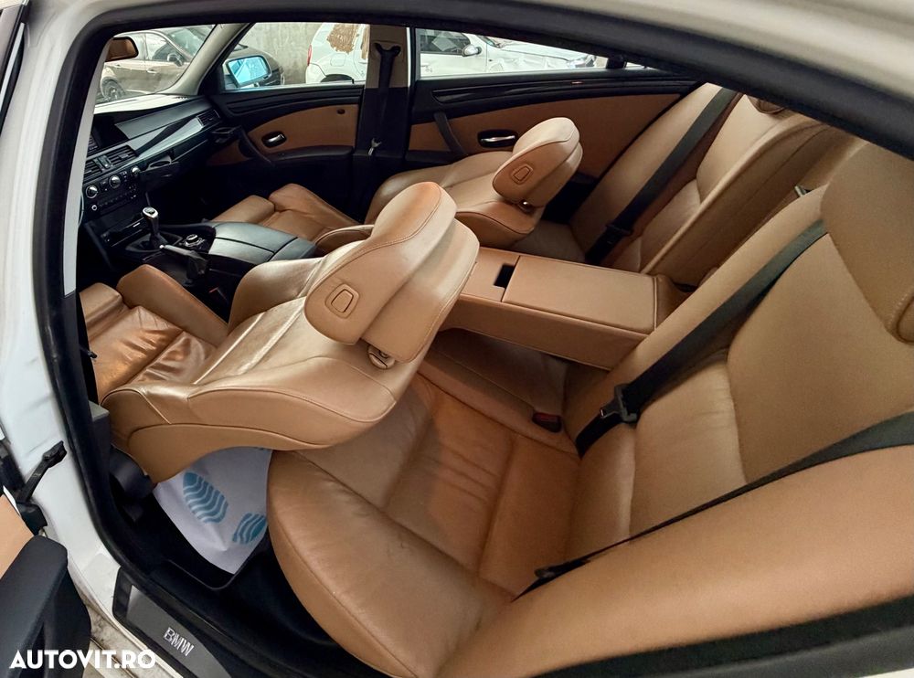 BMW Seria 5 520d Edition Exclusive - 13